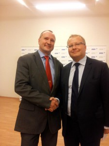 Jakub Unucka a ministr životního prostředí Tomáš Chalupa na tiskové konferenci ODS.